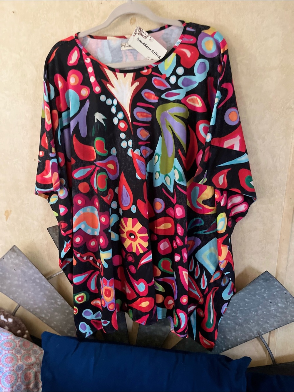 Southern Stitch Colorful Abstract Print Women’s Tunic Top - Black Multicolor